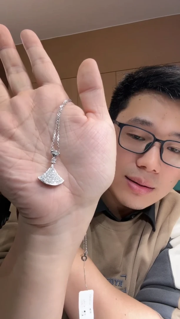 【闪购商品】钻石套链18K金镶嵌满钻裙子套链TG