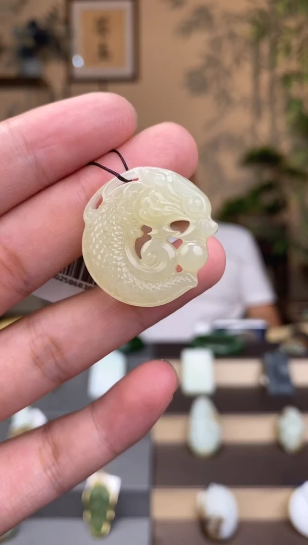 和田玉未镶嵌吊坠(不含链)1