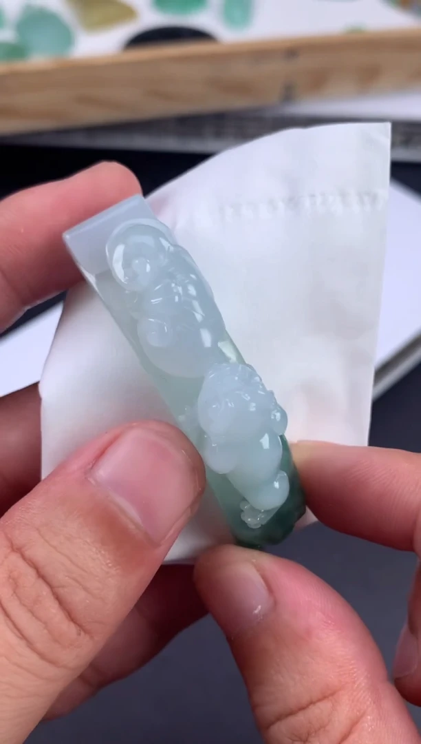 未镶嵌定制翡翠盯***鱼翡翠