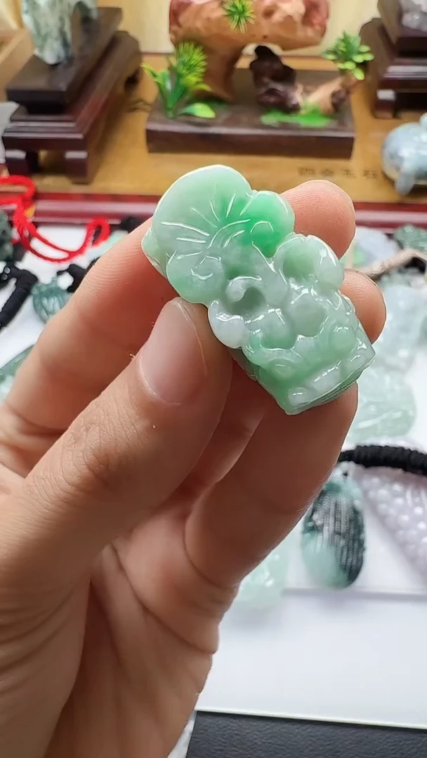 吊坠(不含链)未镶嵌翡翠1