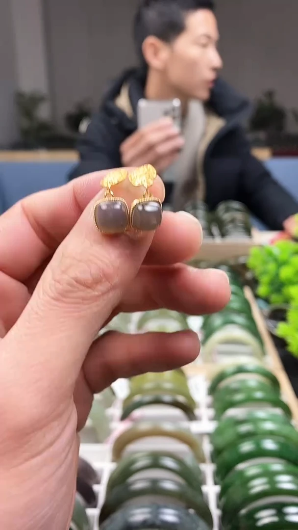 【闪购商品】和田玉手镯未镶嵌1