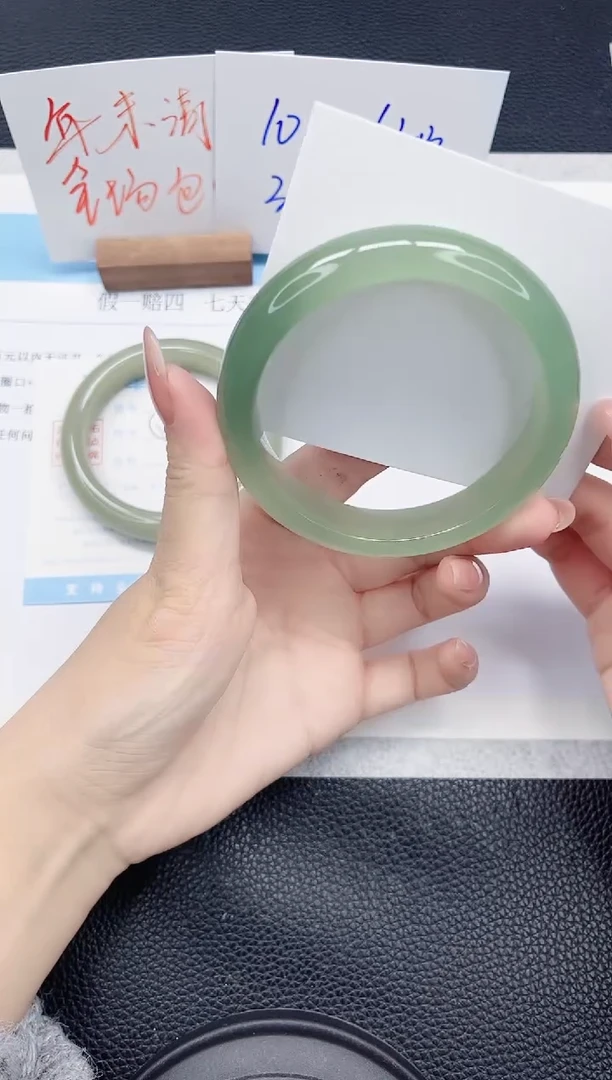 未镶嵌手镯石英质玉18-63.3