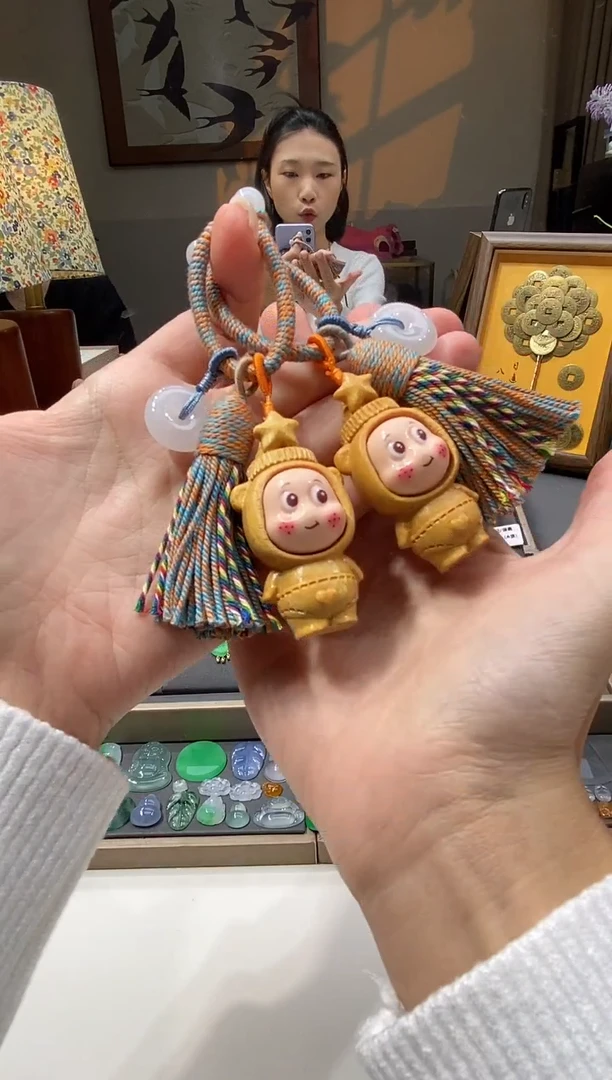 颈饰未镶嵌翡翠平安扣