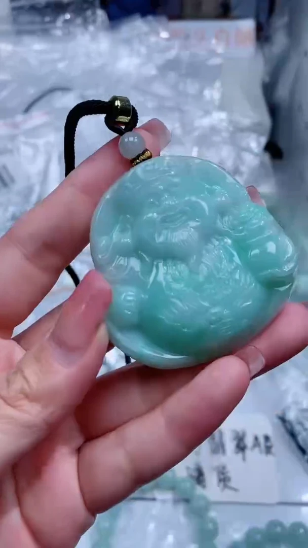 翡翠未镶嵌颈饰吊坠