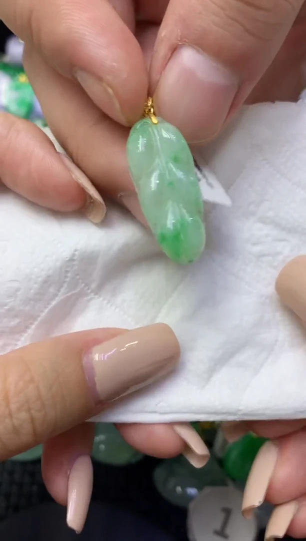 颈饰未镶嵌翡翠天然缅甸翡翠A货