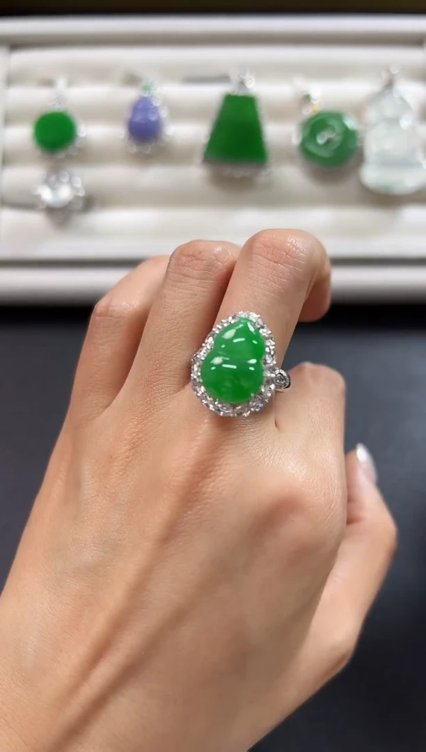 18K金镶嵌戒指翡翠KXLJ1212-045