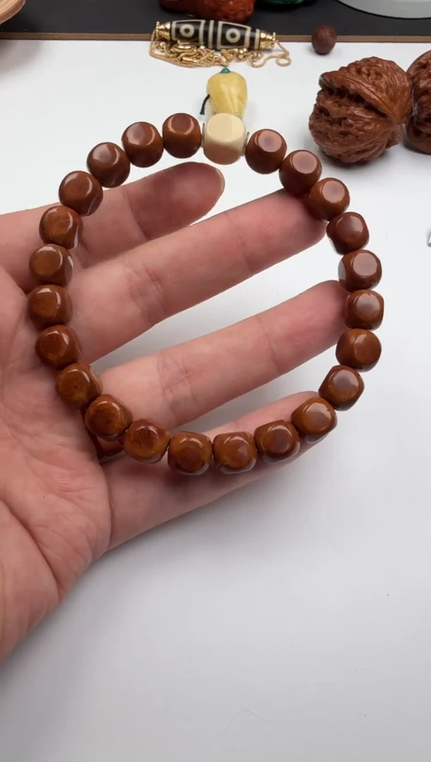 猴头核桃手串得***…猴头