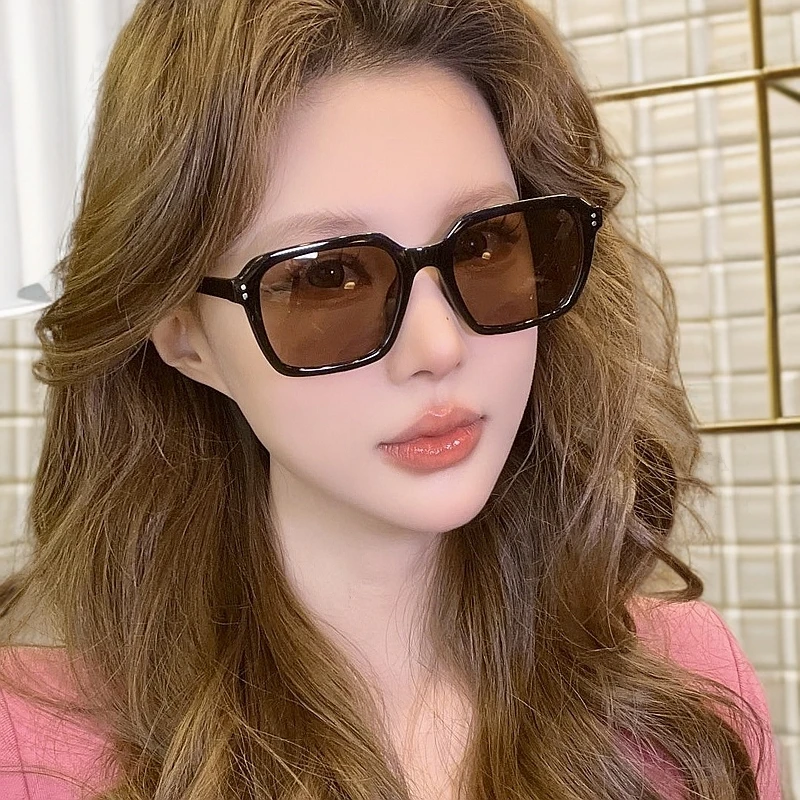 新款太阳眼镜女款男士复古眼镜眼镜太阳镜偏光防紫外线茶色遮阳