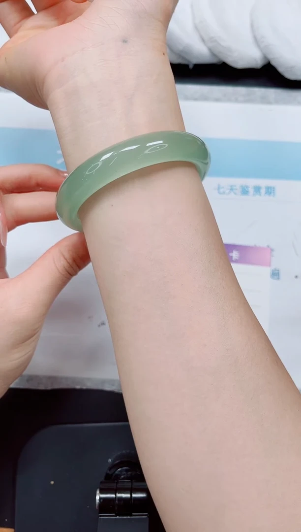 石英质玉手镯未镶嵌319/58.5