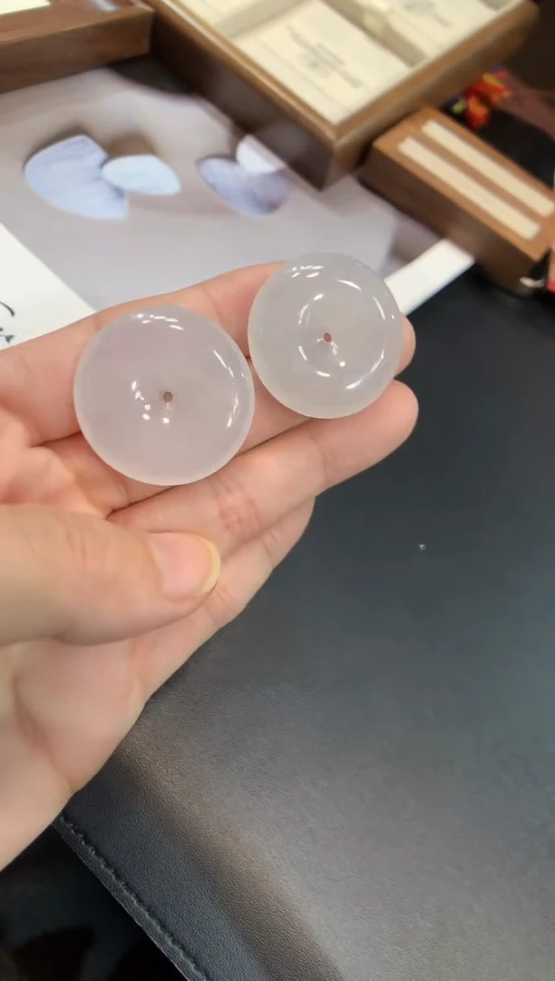 颈饰未镶嵌翡翠平安扣 多样性发一件