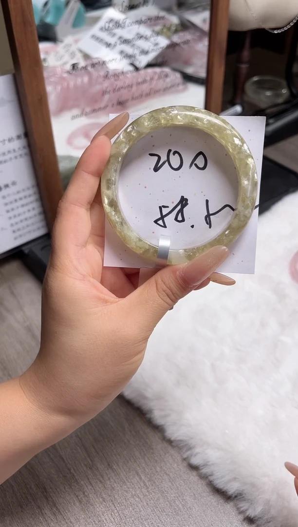 未镶嵌手镯水晶200(清仓默认包容)