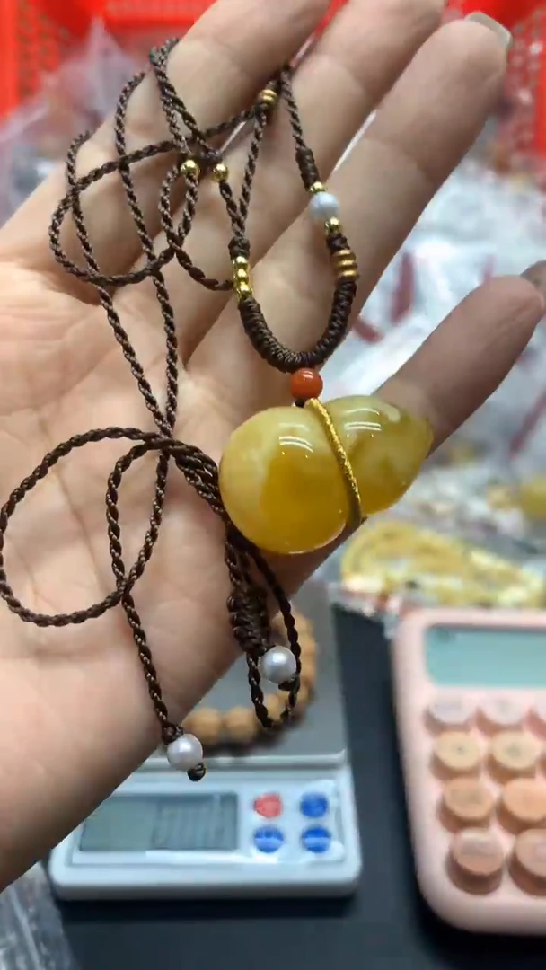 未镶嵌琥珀珠宝奇石566