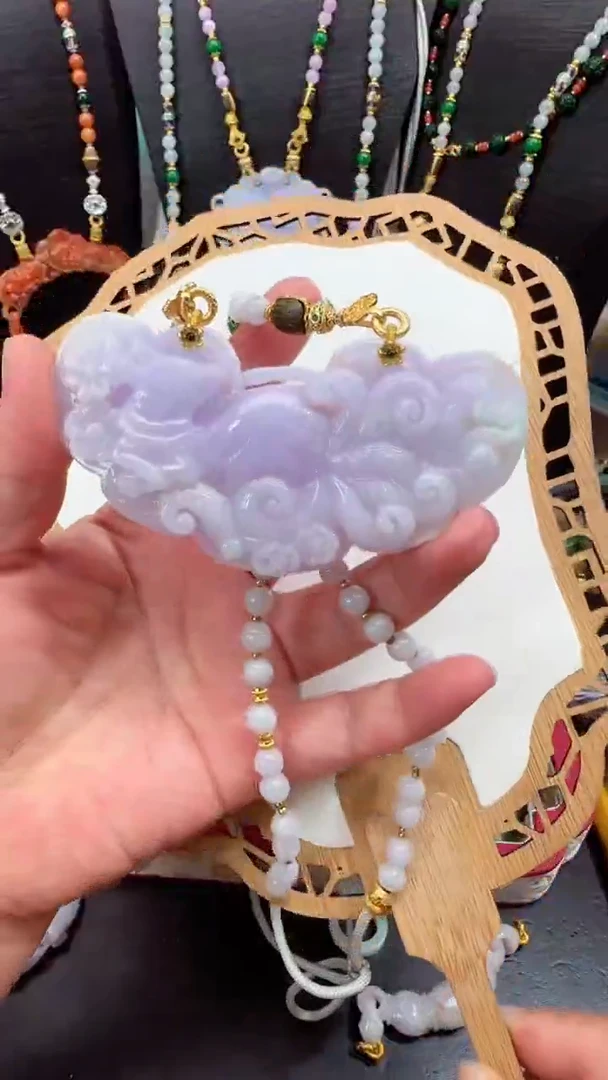 颈饰未镶嵌翡翠吊坠