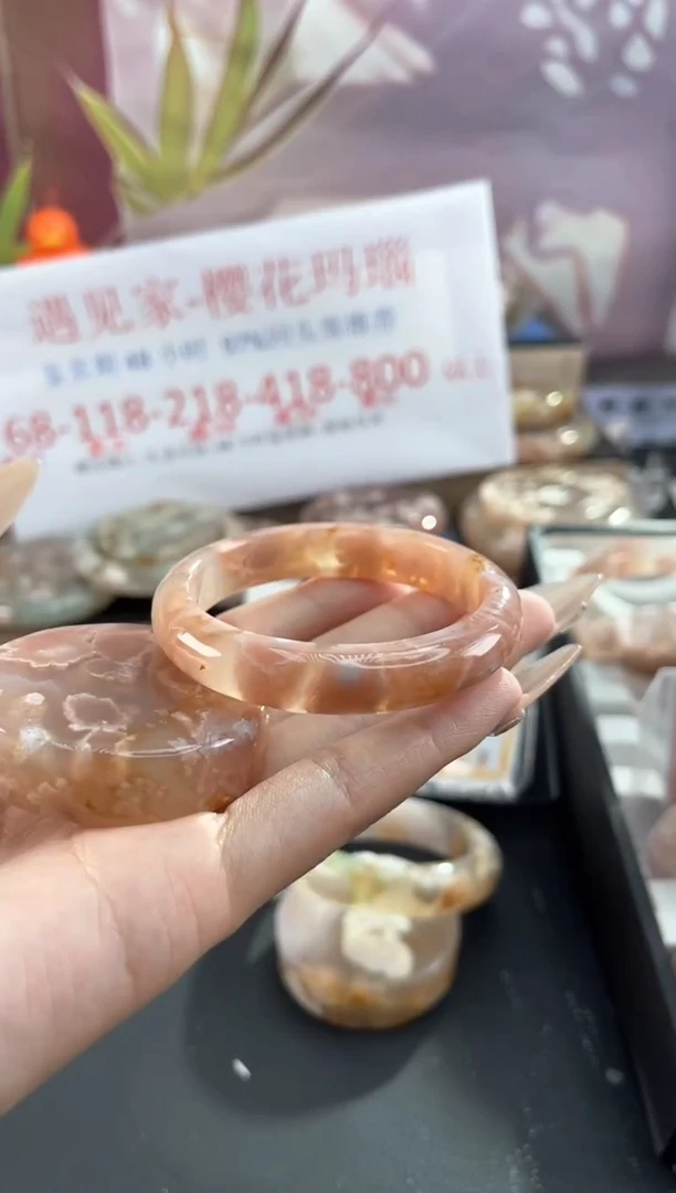 未镶嵌手镯石英质玉50