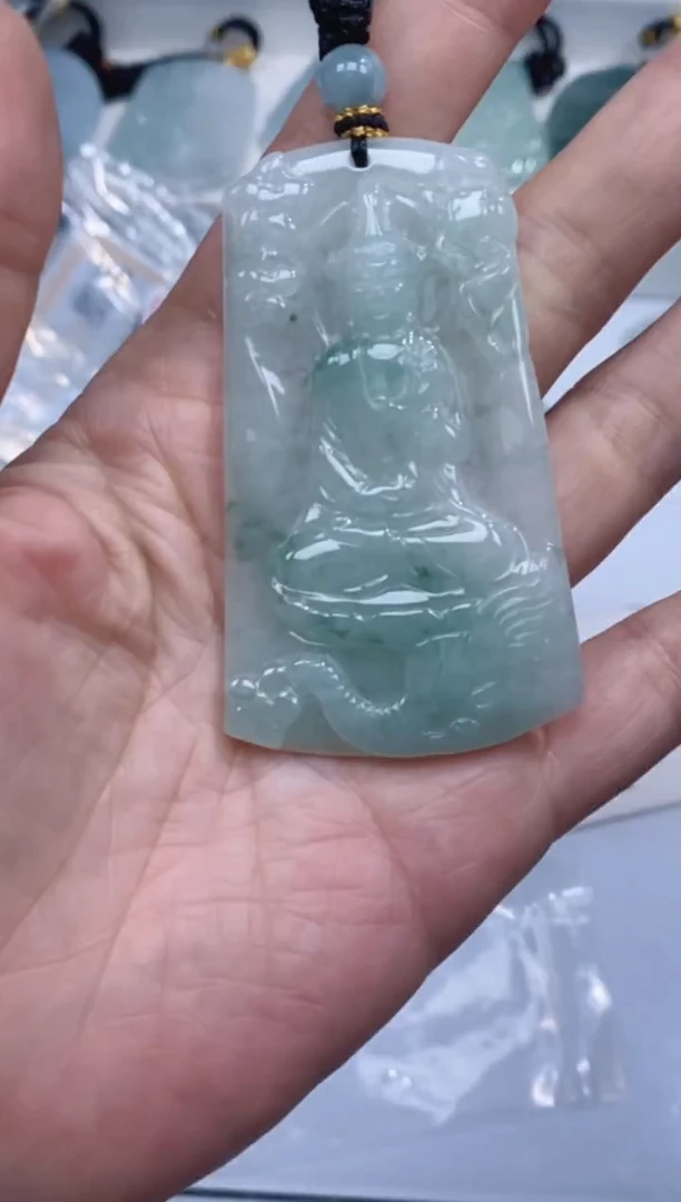 颈饰未镶嵌翡翠吊坠