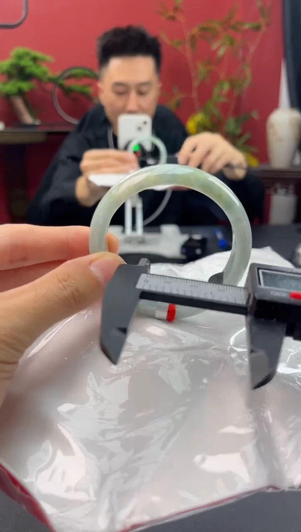 未镶嵌手镯翡翠3