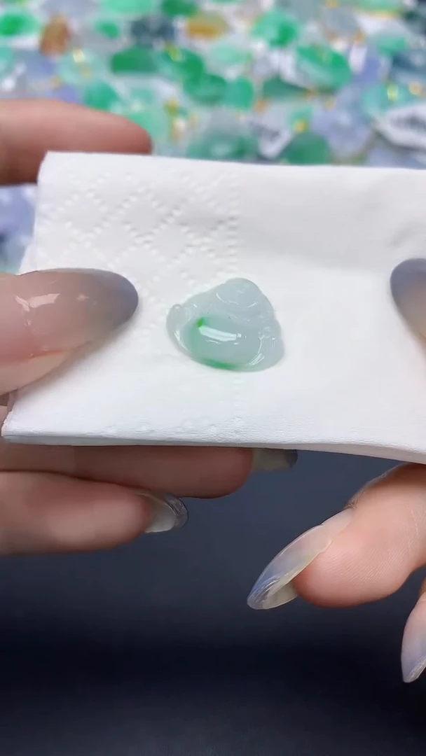 翡翠未镶嵌颈饰天然缅甸a货翡翠