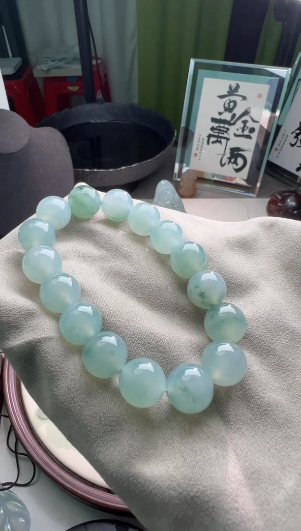 未镶嵌定制翡翠飘花手串