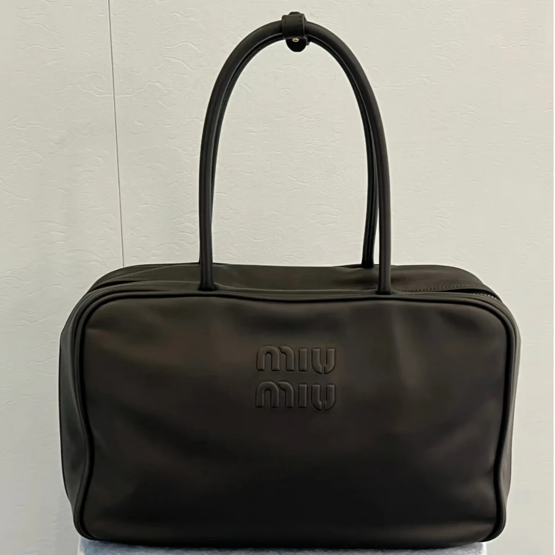 未使用 MIU MIU/缪缪 青奢荟/缪缪保龄球公文包斜挎包/84607