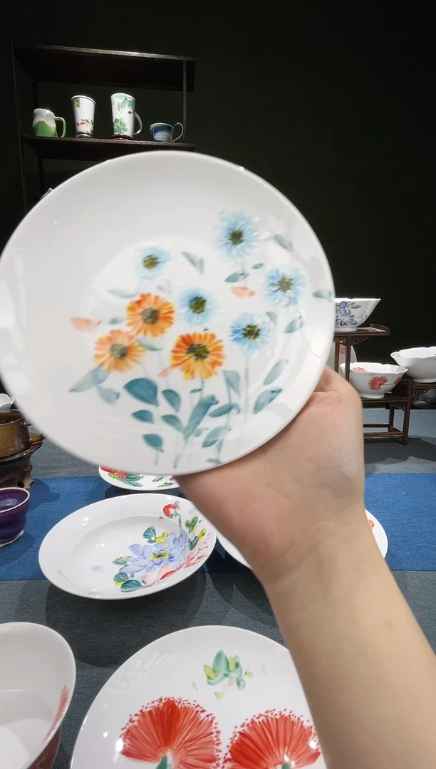 盘景德镇高温釉下彩6英寸月光盘蓝雏菊蒲公英
