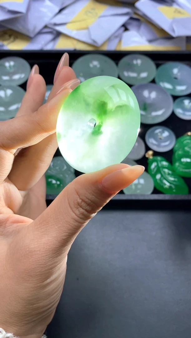 珍品臻选（吊坠加扣头）65