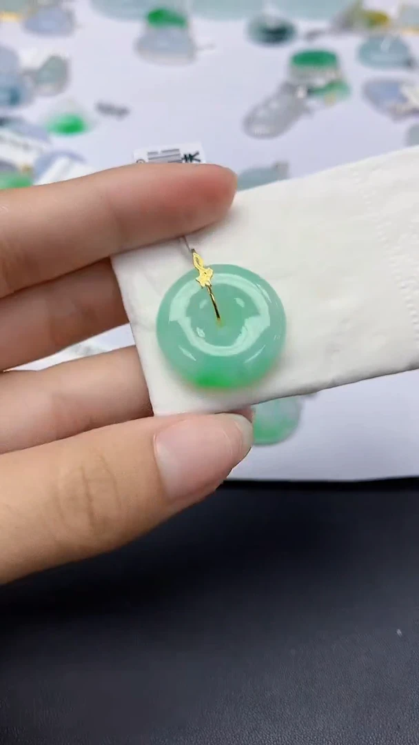 翡翠18K金镶嵌颈饰天然缅甸a货翡翠