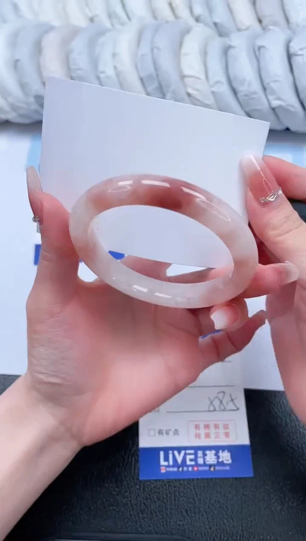 【闪购商品】石英质玉手镯未镶嵌T38-58.5