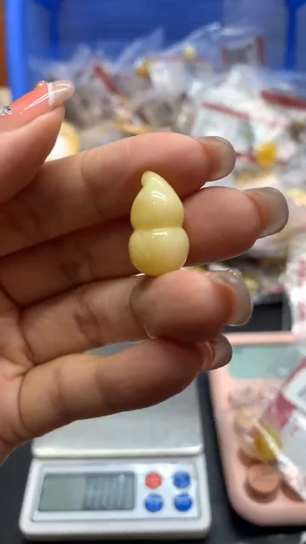 未镶嵌琥珀珠宝奇石2226