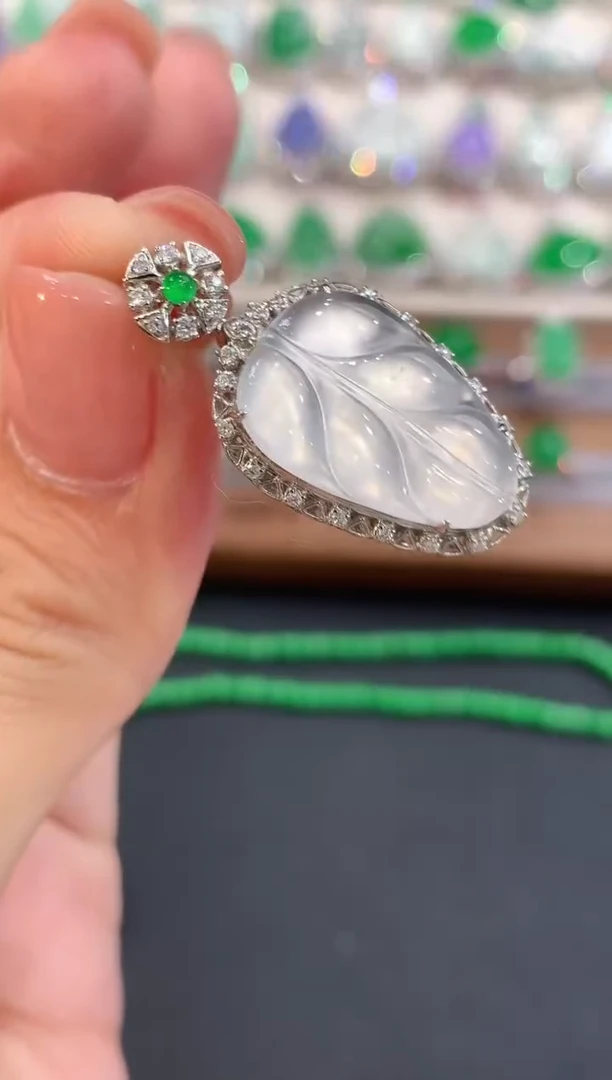 吊坠(不含链)18K金镶嵌翡翠a138