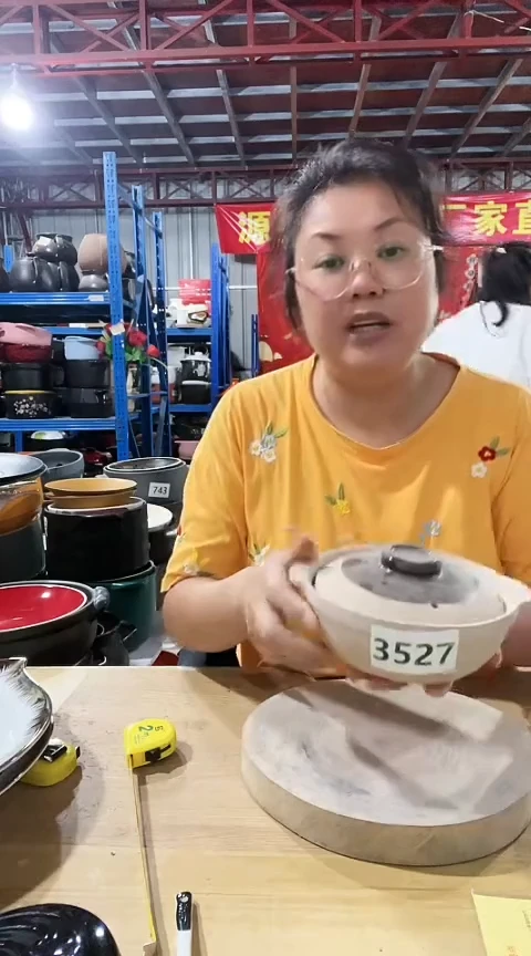 3527粗陶浅煲打磨带盖