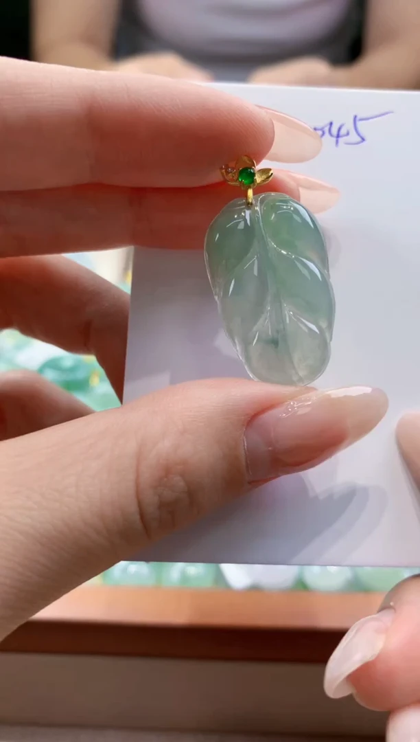 翡翠未镶嵌颈饰天然缅甸a货翡翠