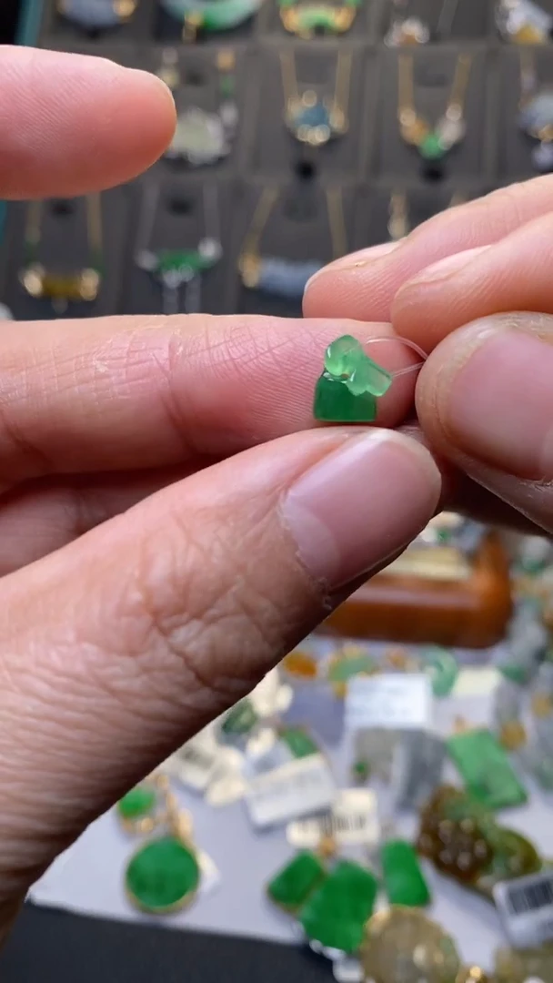 颈饰未镶嵌翡翠39979