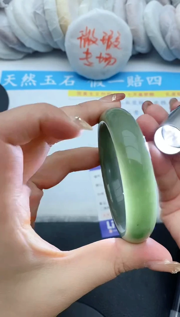 【闪购商品】石英质玉手镯未镶嵌149+52/53