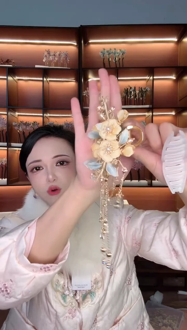 铜合金无314 非遗绒花  抓夹 带流苏