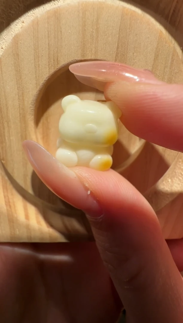 琥珀未镶嵌珠宝奇石**小熊