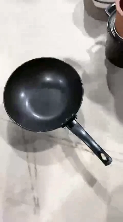 瑕疵33黑色手把炒锅