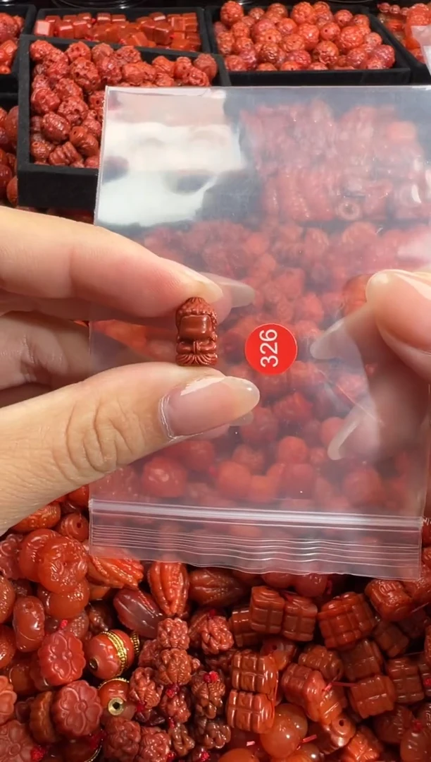 南红玛瑙未镶嵌颈饰1