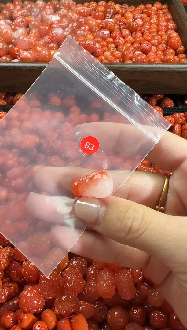 颈饰未镶嵌南红玛瑙1