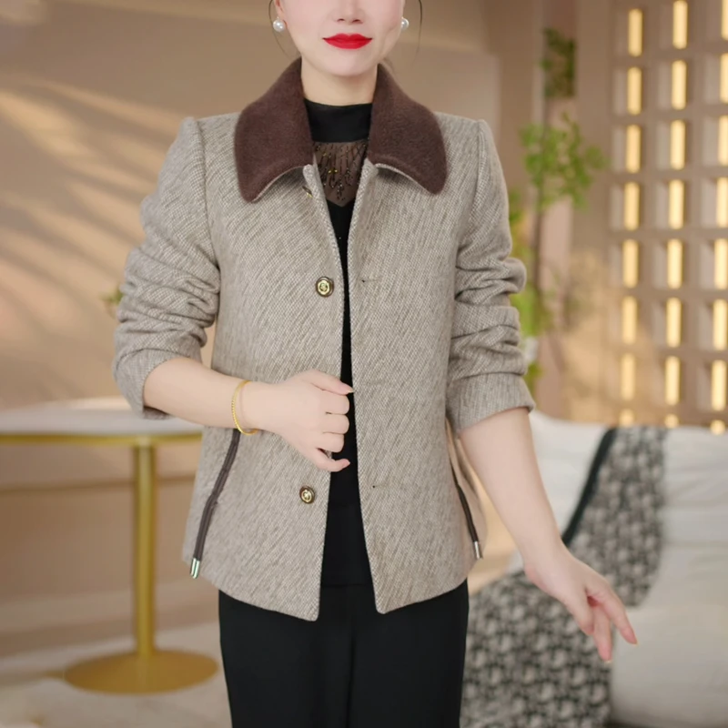 毛呢外套女2025年新款秋冬爆款洋气高端超火好看中年妈妈短款上衣