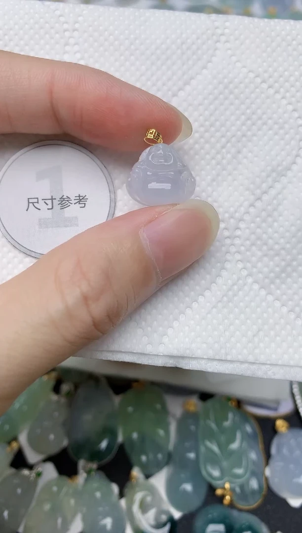 翡翠18K金镶嵌颈饰陈*酒天然A货翡翠