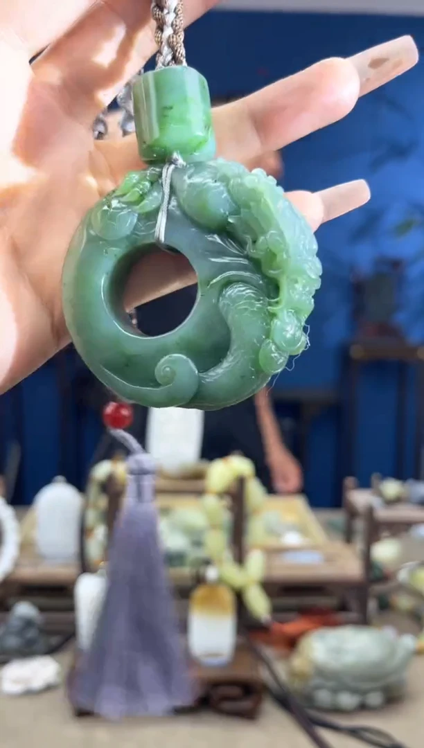 和田玉未镶嵌颈饰1