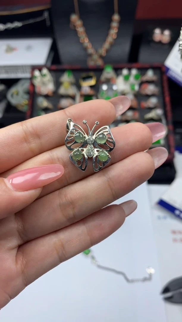未镶嵌戒指翡翠1