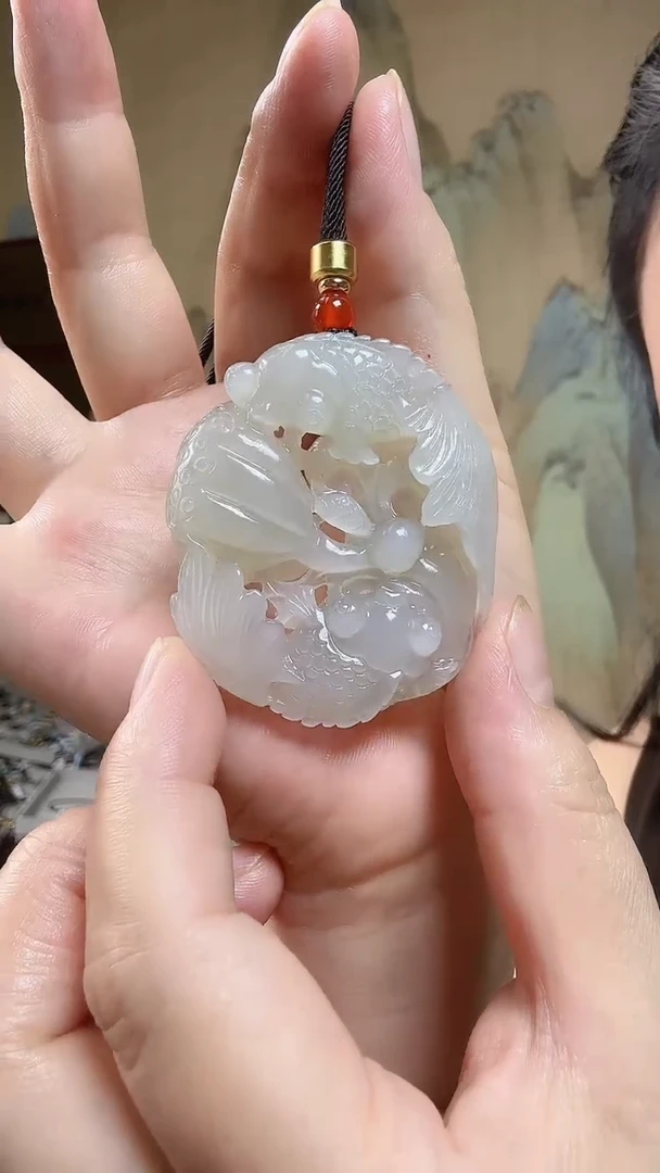 颈饰未镶嵌和田玉.