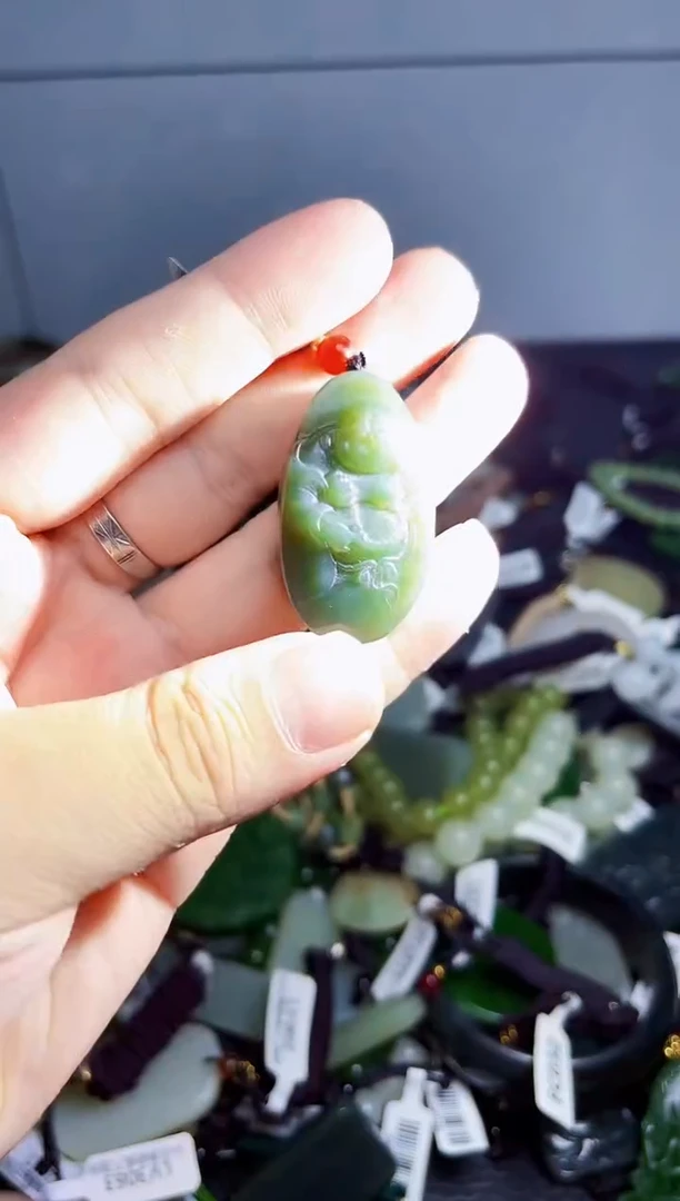 颈饰未镶嵌和田玉1
