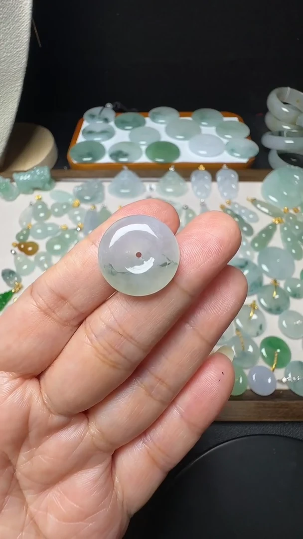 吊坠(不含链)未镶嵌翡翠飘花平安扣（有纹）