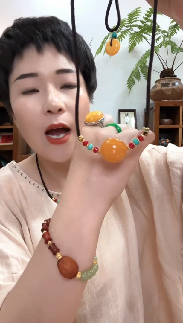 未镶嵌颈饰琥珀514