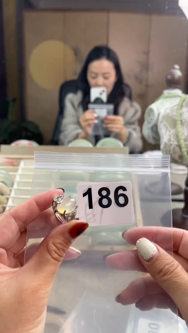 手镯玛瑙/玉髓未镶嵌胡*士186