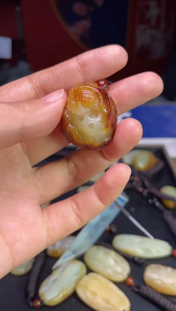 颈饰未镶嵌和田玉3