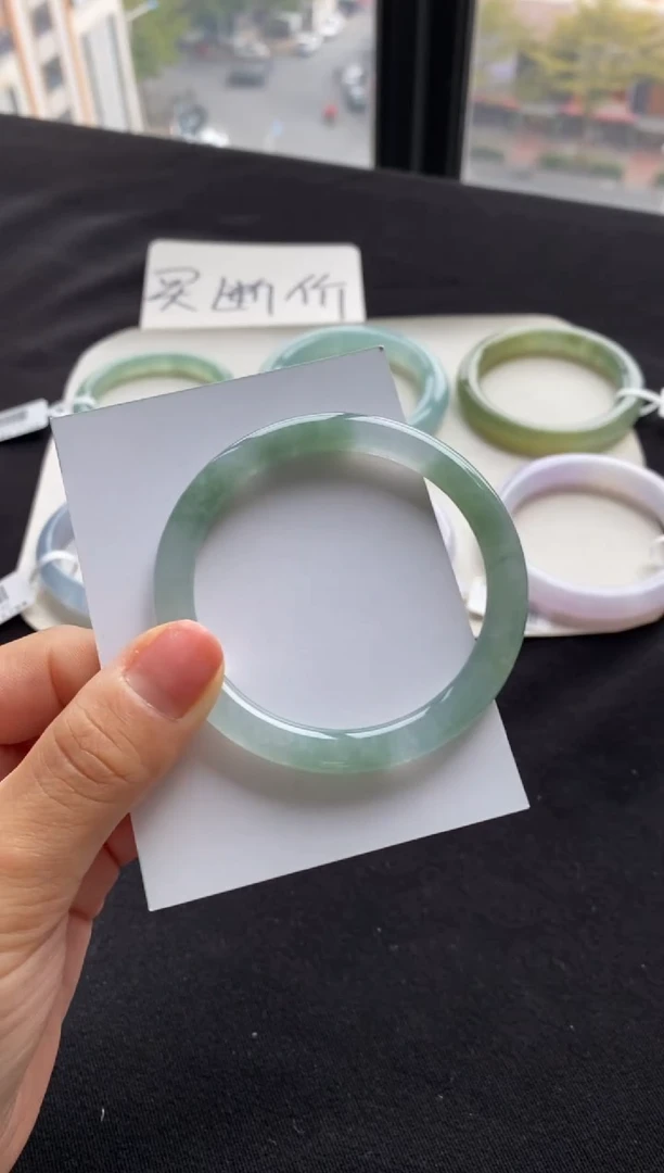 【闪购商品】翡翠手镯（圆镯）未镶嵌52圆条--不退不换