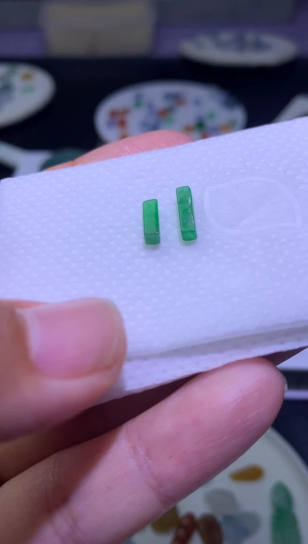 未镶嵌定制翡翠V****?毛货